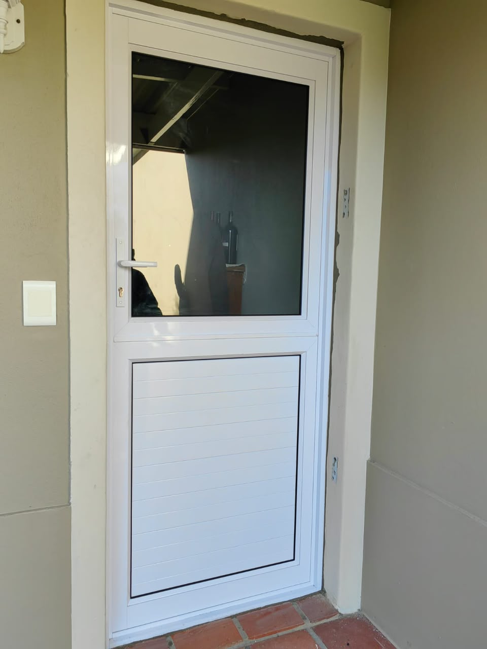 White Horizontal-Slat Aluminium Door